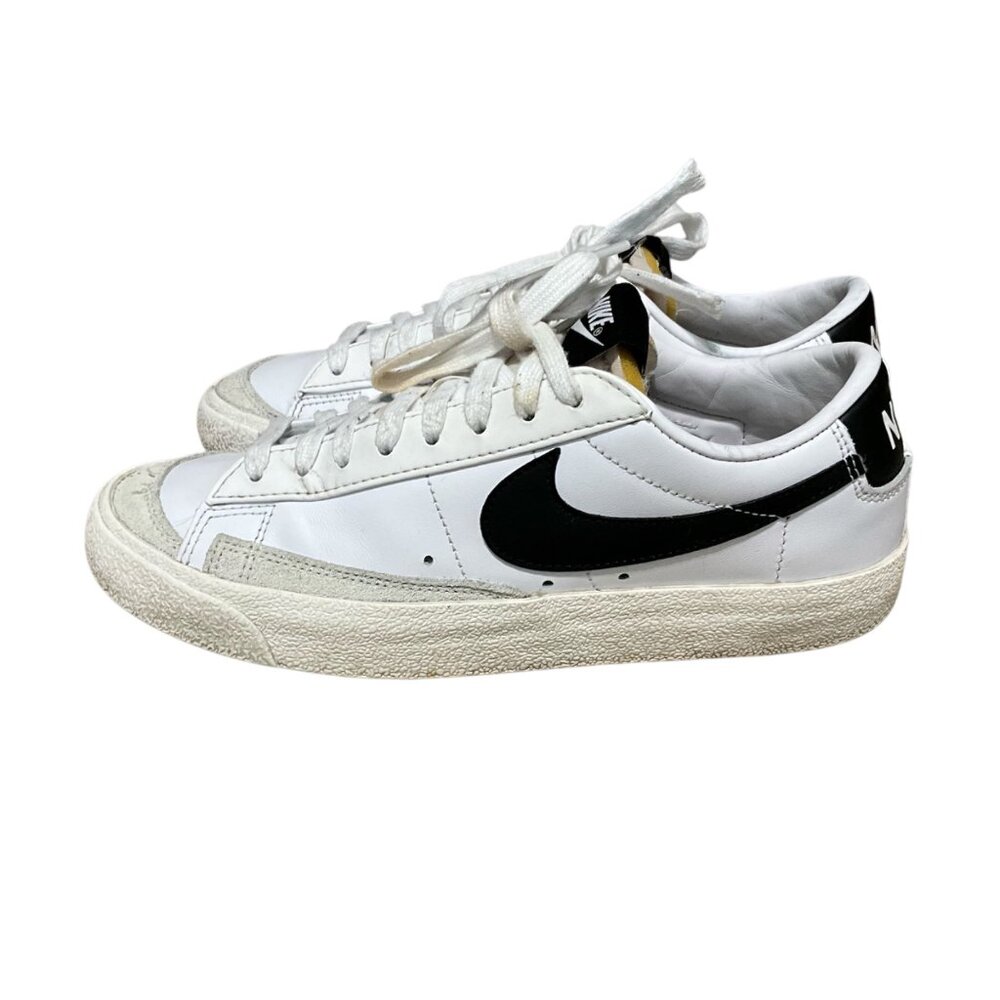 Nike Men's White and Black Sneakers